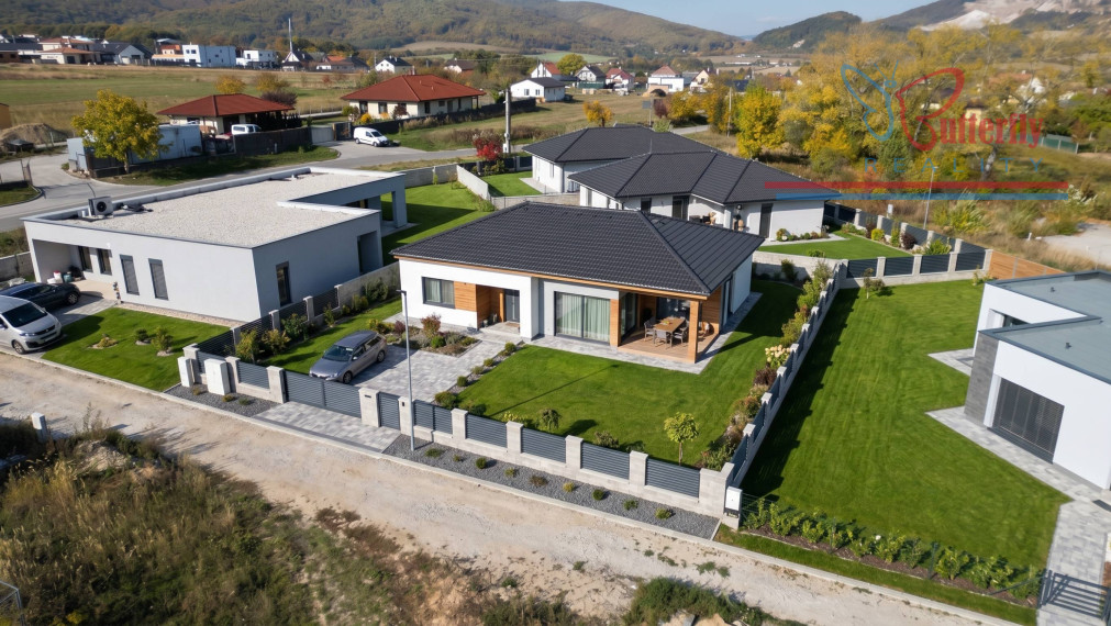 Na predaj Ideálny rovinatý stavebný pozemok v Trenčianskom Jastrabí 630 m²