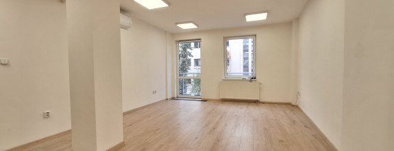 NA PRENÁJOM: kancelárie 26 m2, 28 m2, 30 m2, Jozefská ul., Staré Mesto
