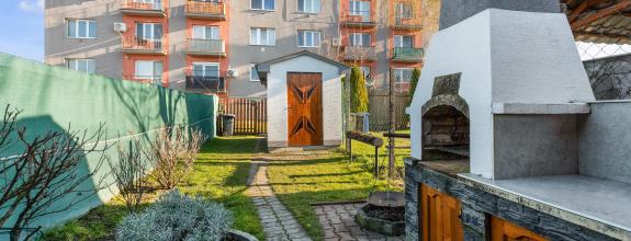 NA PREDAJ: 3 izb. byt so záhradkou, po rekonštrukcii, Lehnice