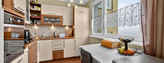 PREDAJ - 4-izbový byt na Nejedlého ulici, Bratislava – Dúbravka