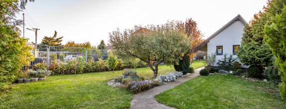 NA PREDAJ: záhrada 720 m2 s chatkou, Mokráň záhon