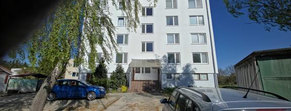 PREDAJ 3 izbový byt s loggiou a vlastným kúrením  Skačany