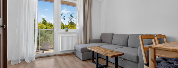 PREDAJ • 2,5-izbový byt • Ovocné sady • Zariadený
