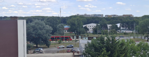 PREDAJ 2-garsónka, 2 loggie, pri električke, Strečnianska ul.
