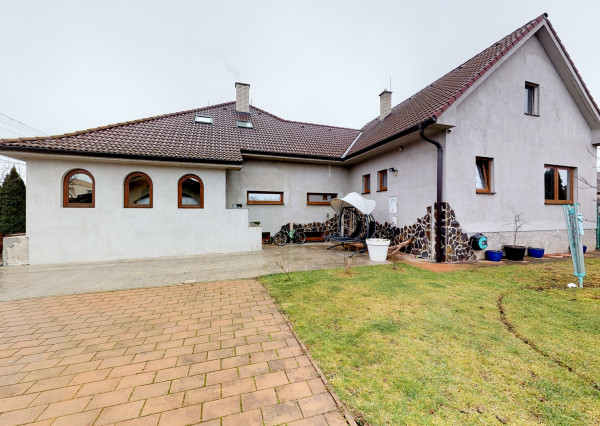 P R E D A J dvojgeneračný rodinný dom, pozemok 1057 m2, Nové Mesto nad Váhom