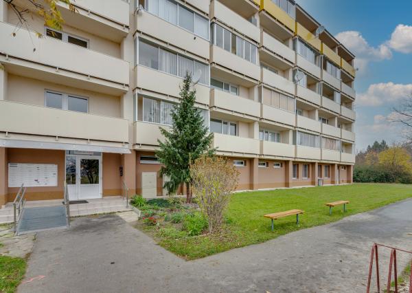 PREDAJ 1-izbový byt s loggiou a parkovacím miestom, Piešťany
