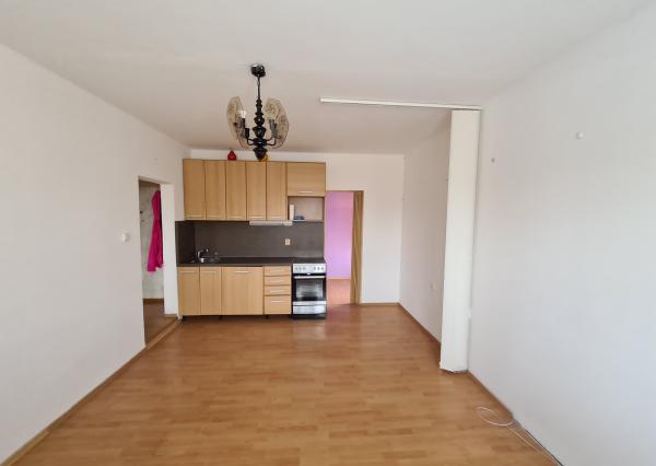P R E N Á J O M 2 izbový byt, 40 m2, Nováky, M.R.Štefánika
