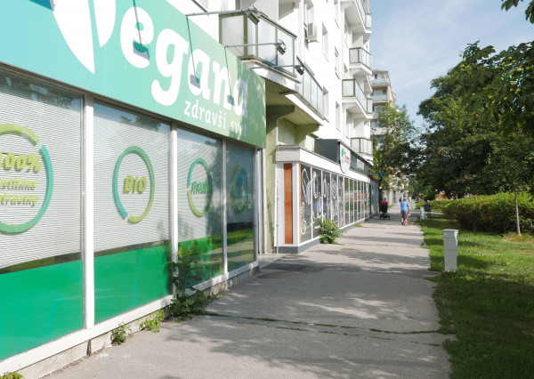 NA PRENÁJOM: obchodný priestor 92 m2, Račianska ul.