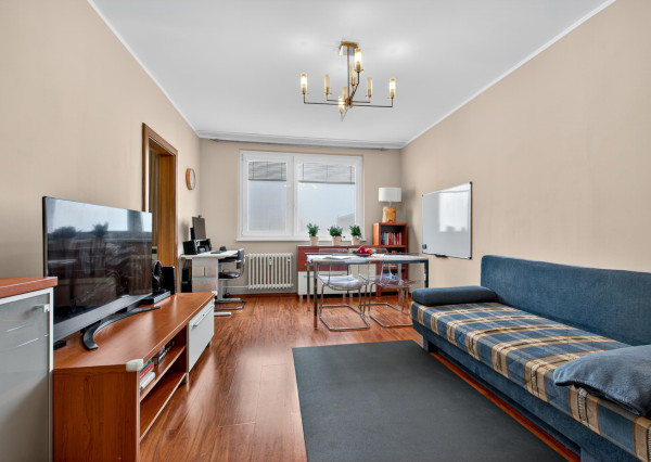 PREDAJ - 4-izbový byt na Nejedlého ulici, Bratislava – Dúbravka