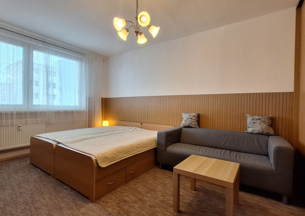 NA PRENÁJOM: 1 izb. zariadený byt, Medveďovej, Petržalka