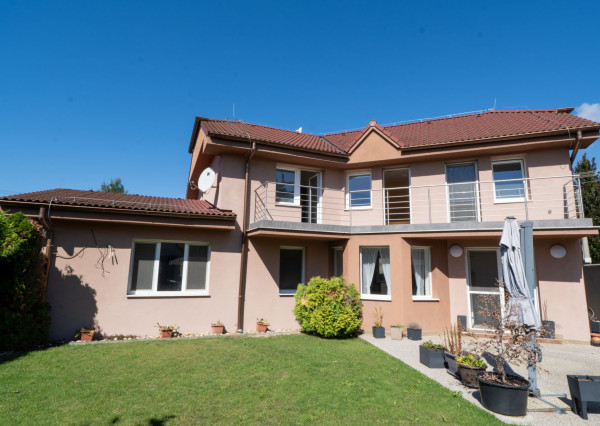 Bývaj v BA v 5i. rodinnom dome + kancelária, záhrada, garáž