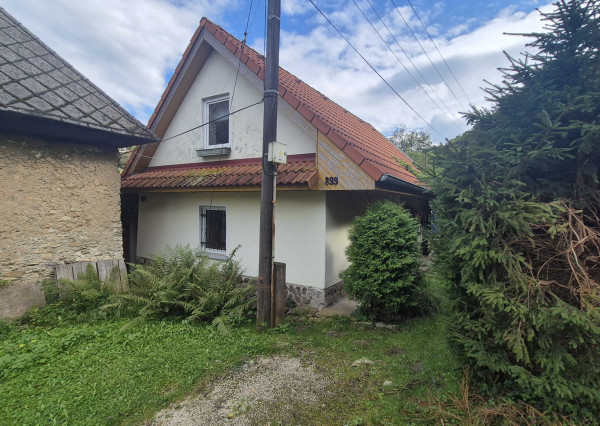 Predaj dva rodinné domy v obci Valaská Belá