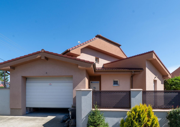 Bývaj v 5i dome v BA bez zápch + kancelária, záhrada, garáž