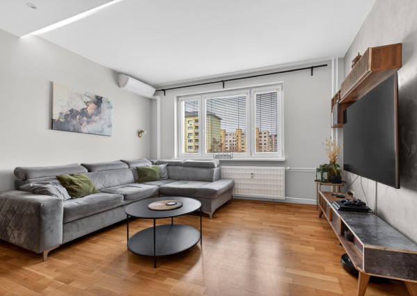 NA PREDAJ: 3-izbový byt s loggiou a klimatizáciou – Pezinok, L. Novomeského