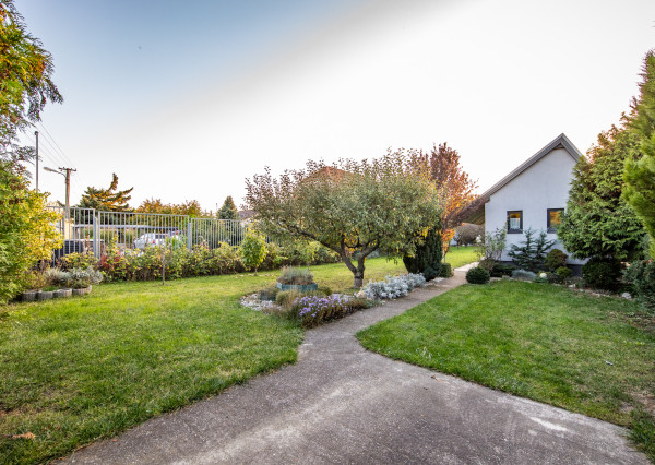 NA PREDAJ: záhrada 720 m2 s chatkou, Mokráň záhon