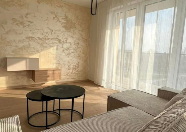 PRENÁJOM Svetlý 2-izbový byt s priestrannou loggiou a parkovaním