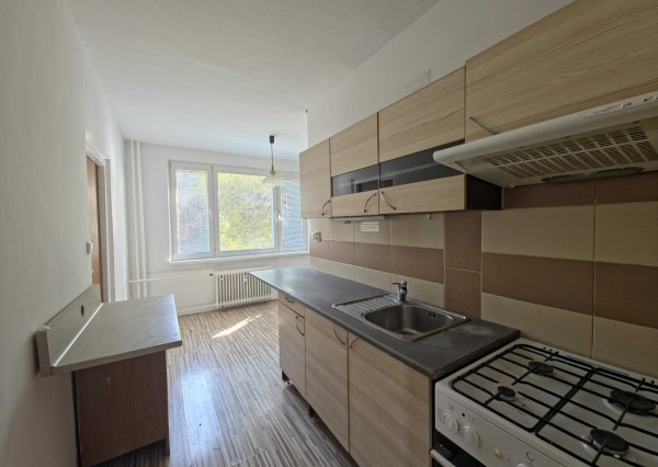 Predaj 3 izbový byt 80m2 Prievidza ulica Gorkého