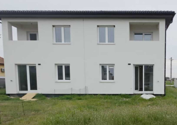 MODERNÉ BÝVANIE SO ZÁHRADOU: Priestranný 3-izbový byt v Bošanoch