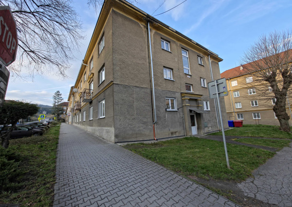 PREDAJ 3 izbový byt, 81 m2, Handlová, 29.augusta