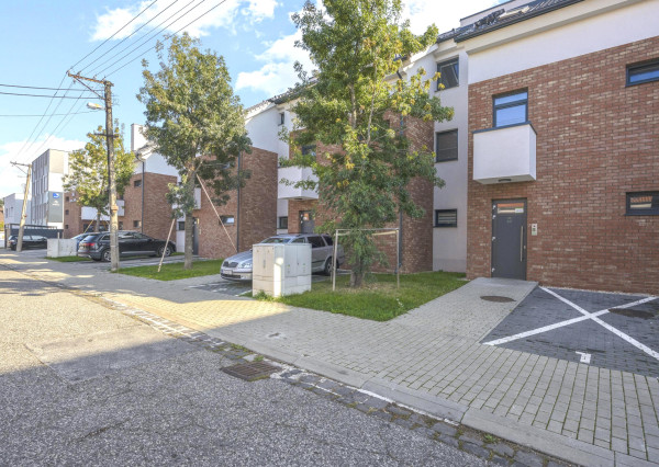 PREDAJ 2-izb. byt Trnávka, 55m2, novostavba, tehla, parking