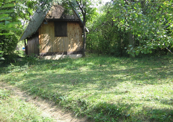 PREDAJ Záhrada 2601m2 s chatkou, Veľký Lapáš