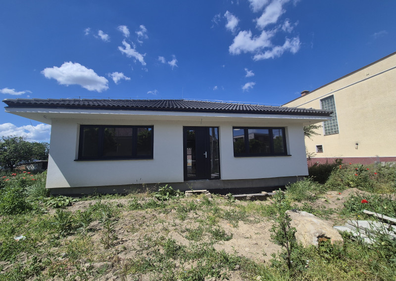 Predaj 4 izbový dom BUNGALOV v obci Dvory nad Žitavou