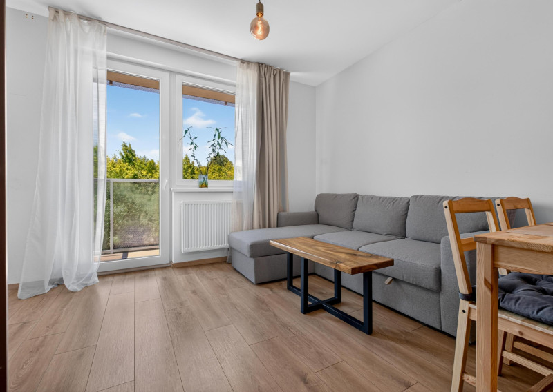 PREDAJ • 2,5-izbový byt • Ovocné sady • Zariadený
