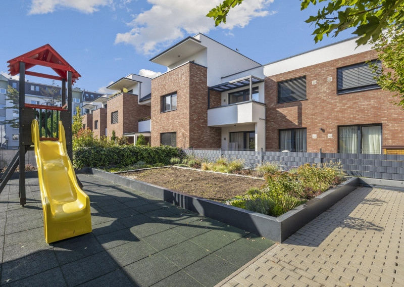 PREDAJ 2-izb. novostavba 55m2, tehla, parking, Trnávka