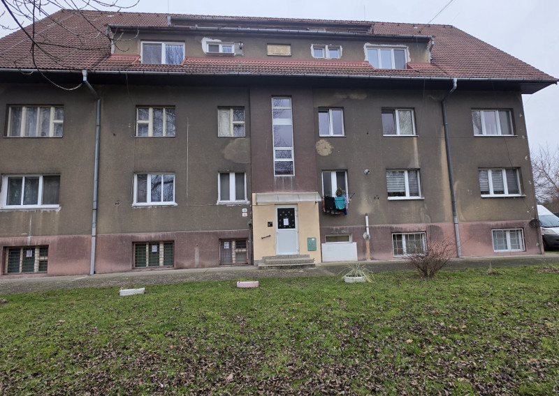 Predaj 2-izbový byt 55 m2 s vlastným kúrením v Novákoch